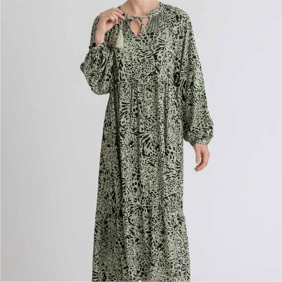 Umgee Black and Sage Green Animal Print Long Sleeve Maxi Dress Size Small NWT - Picture 1 of 14